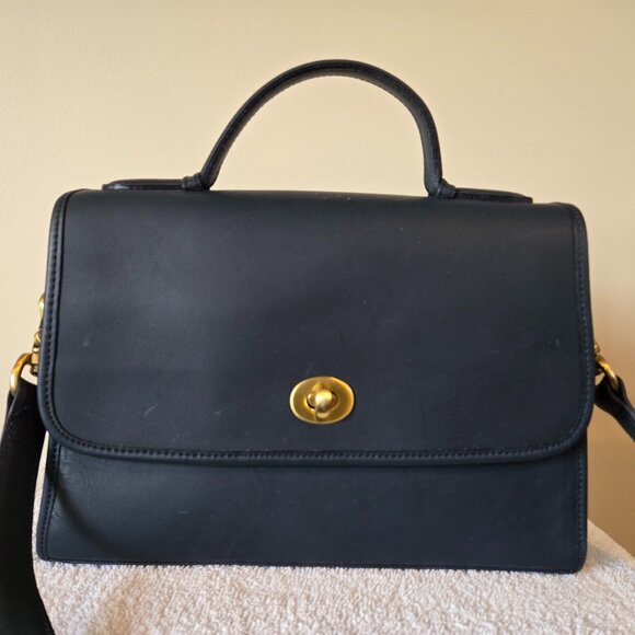 Coach Leather Purse Dark Blue approx size 10x8x3 New - Picture 1 of 2